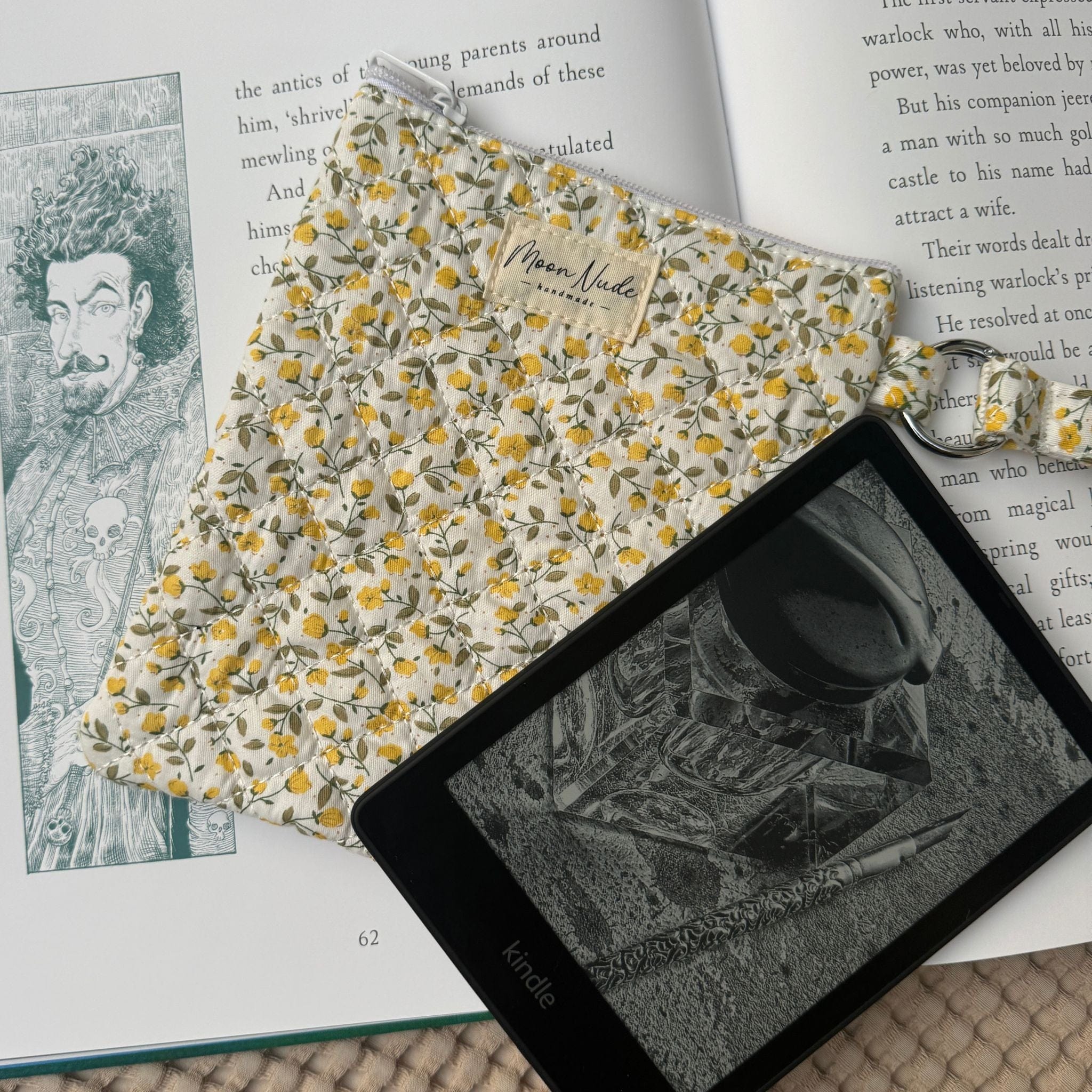 Buttercup eReader Pouch - Image 3